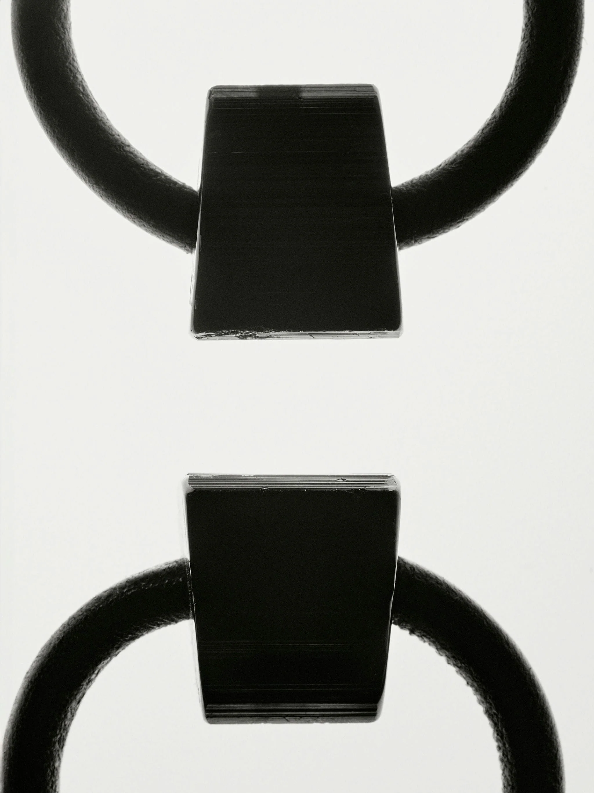 Jointure earclips: black tourmaline, leather - Image 4