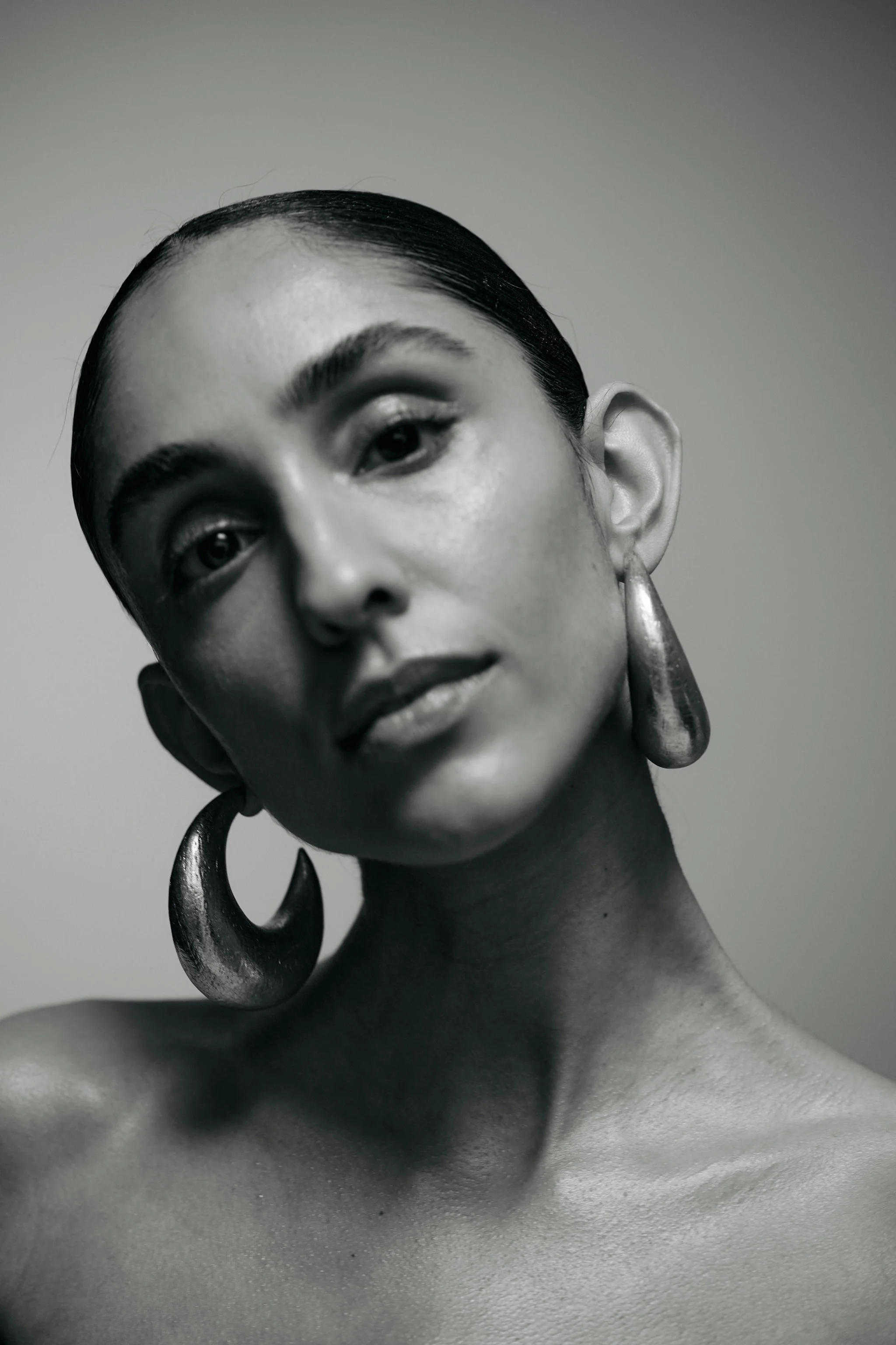 Half moon stud earring: silverfoil - Image 8