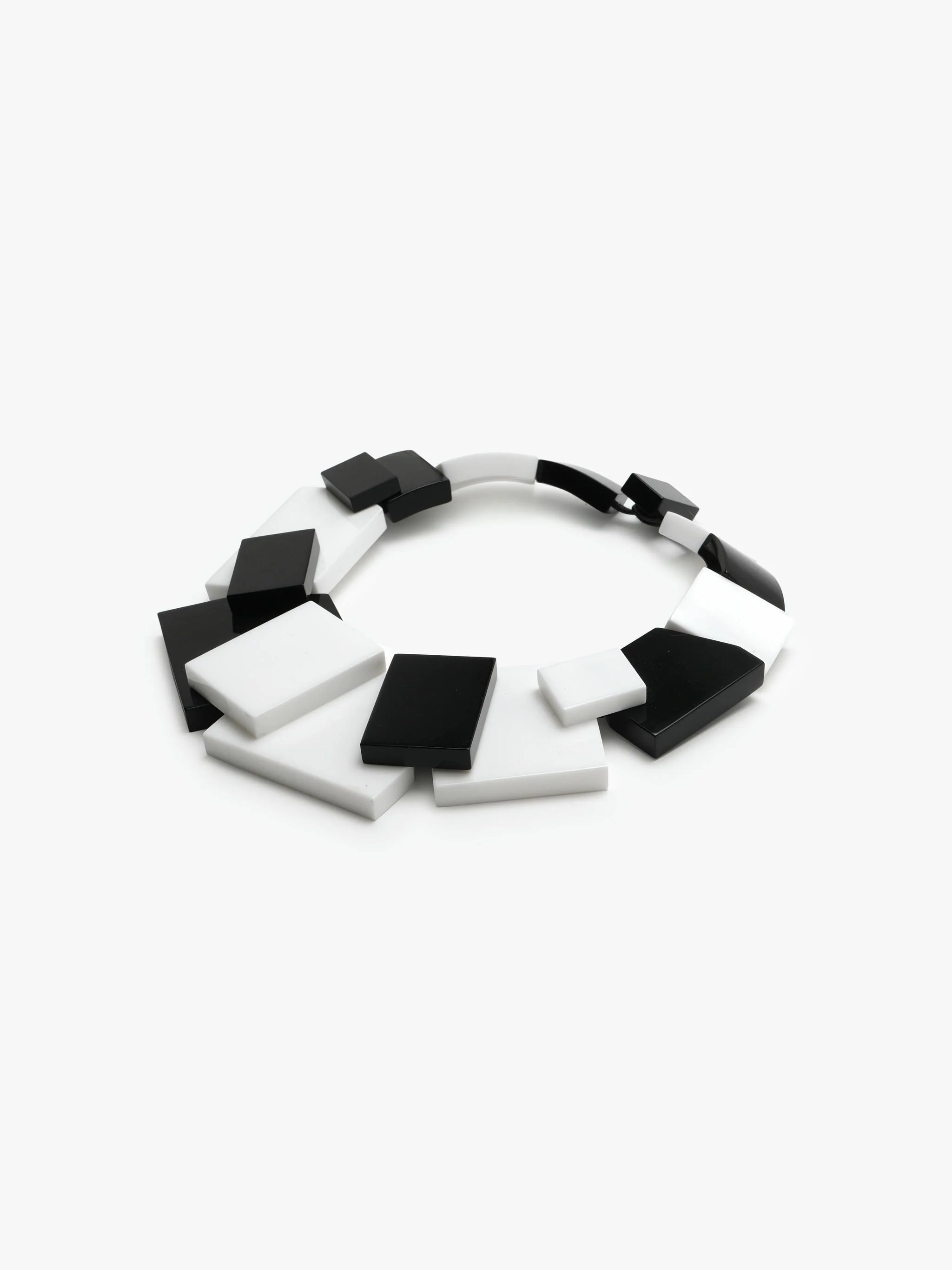 Issa necklace: black/white acrylic - Image 3