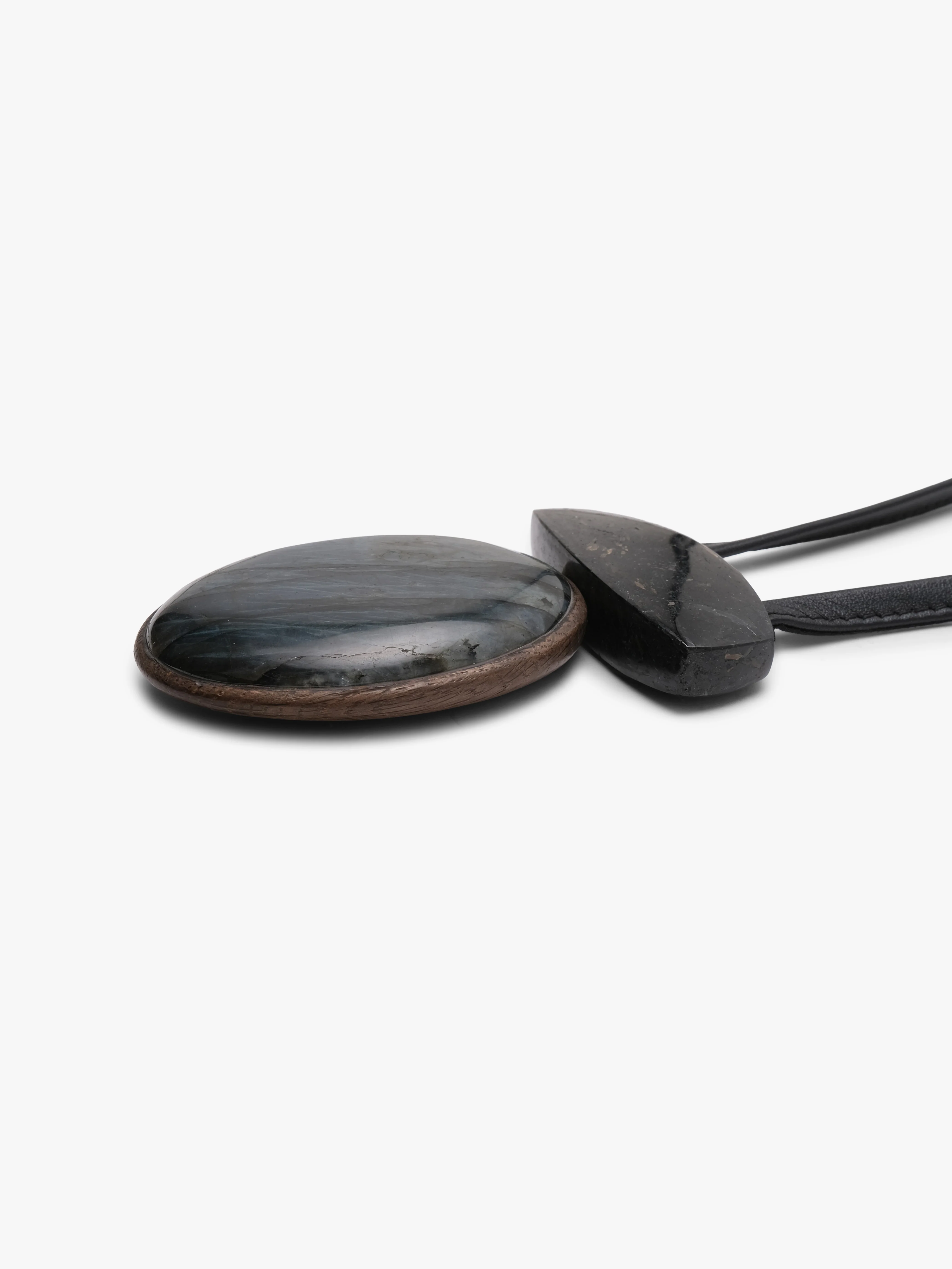 Pendant: labradorite, bog oak, nuummite - Image 5