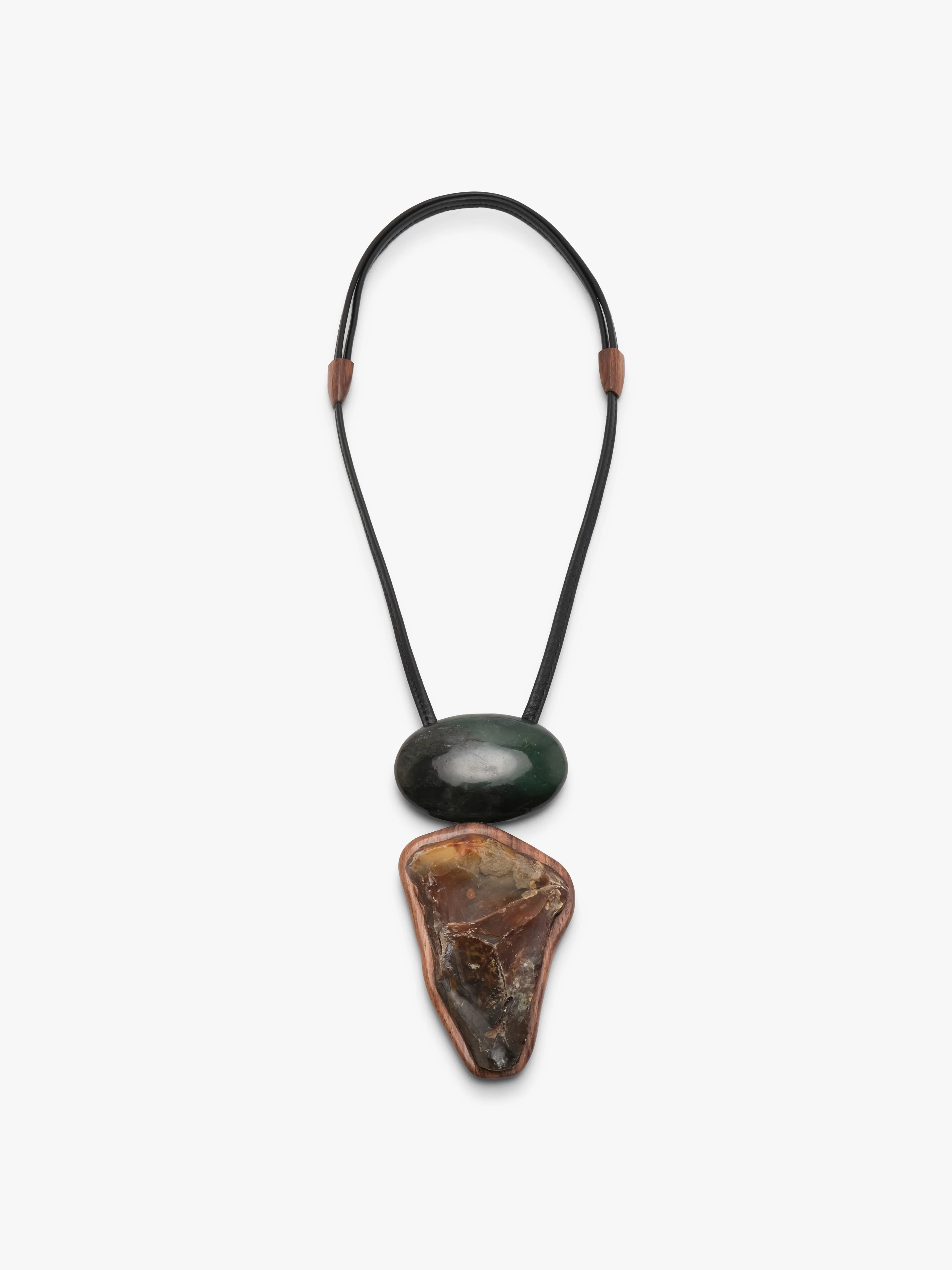 Pendant: nephrite, flint, walnut - Image 3